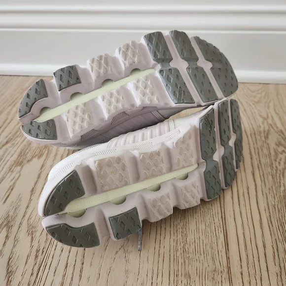 On Cloudswift 3 AD Ivory/Lily Women's Size 10 - Picture 12 of 14